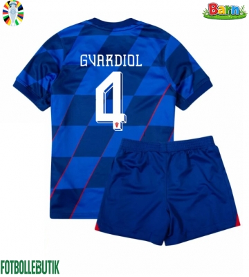 Kroatien Josko Gvardiol #4 Bortaställ Barn EM 2024 Kortärmad (+ Korta byxor)